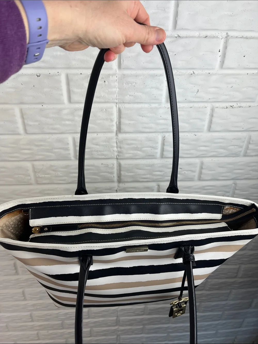 KATE SPADE NEW YORK Grant Street Jules Large Tote Tan White Black Stripe